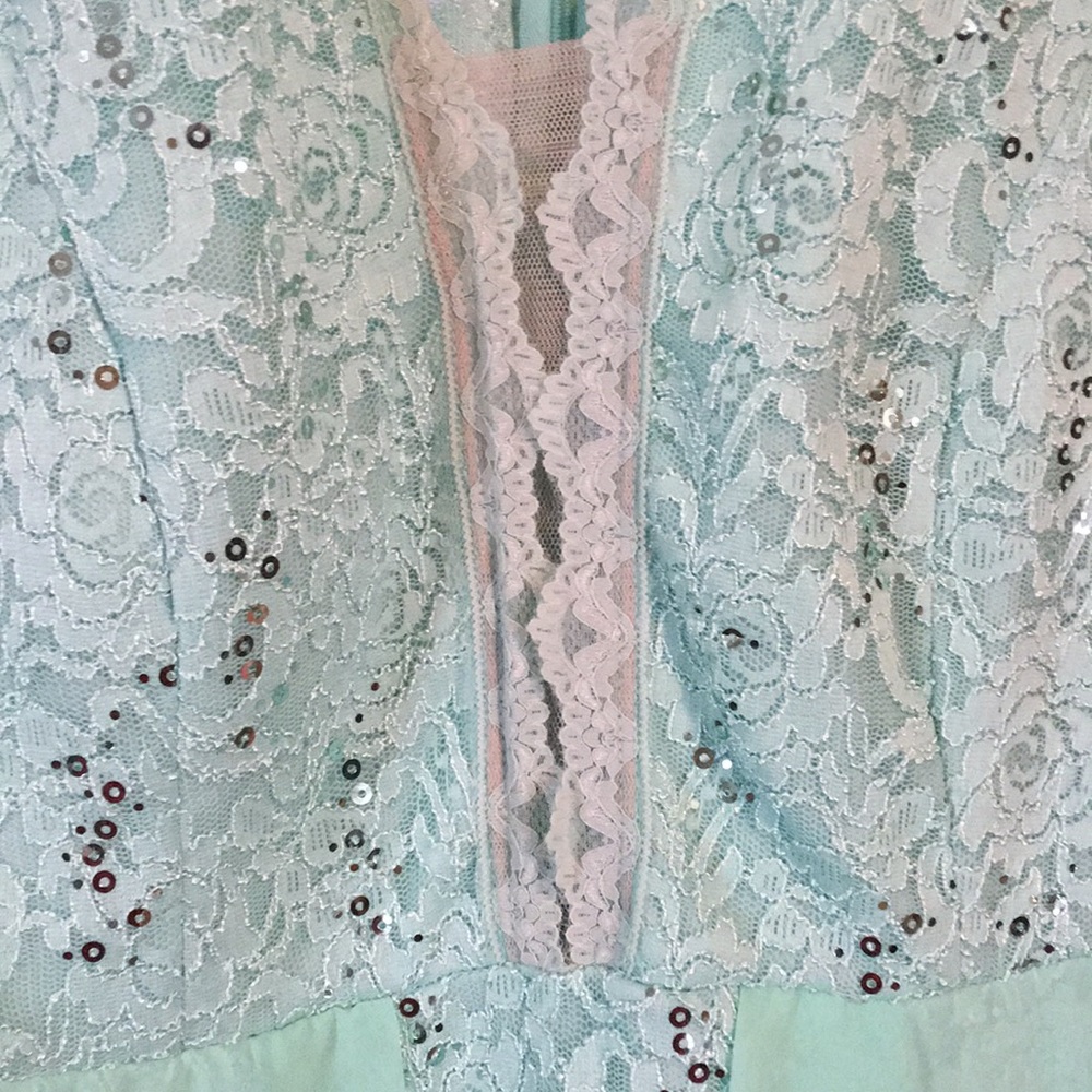 Dress - Picture 3 of 8